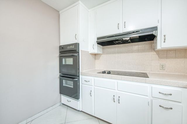 542 W Harvard, Fresno, CA 93705