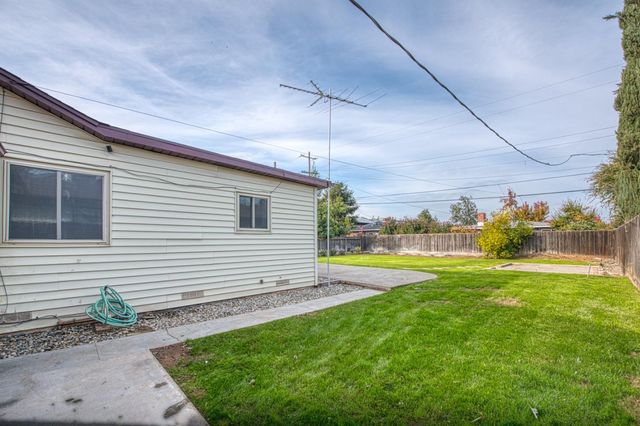 542 W Harvard, Fresno, CA 93705