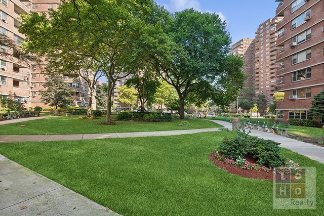 455 Fdr Dr Apt B502, New York City, NY 10002