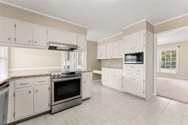 4118 Mountain View Road, Oakwood, GA 30566