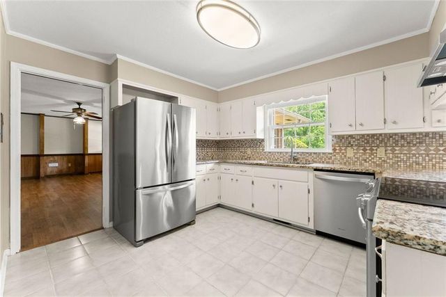 4118 Mountain View Road, Oakwood, GA 30566