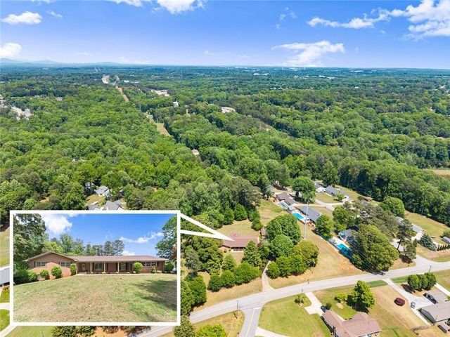 4118 Mountain View Road, Oakwood, GA 30566