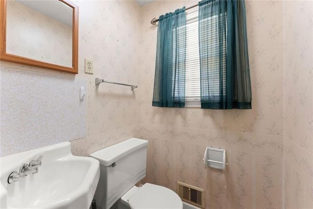 4118 Mountain View Road, Oakwood, GA 30566