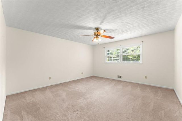 4118 Mountain View Road, Oakwood, GA 30566