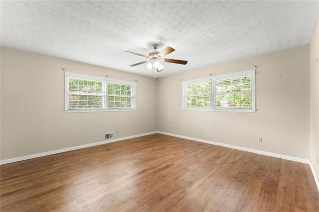 4118 Mountain View Road, Oakwood, GA 30566