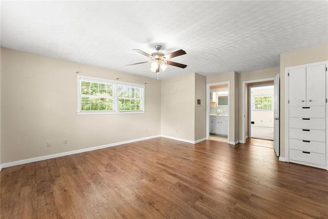 4118 Mountain View Road, Oakwood, GA 30566