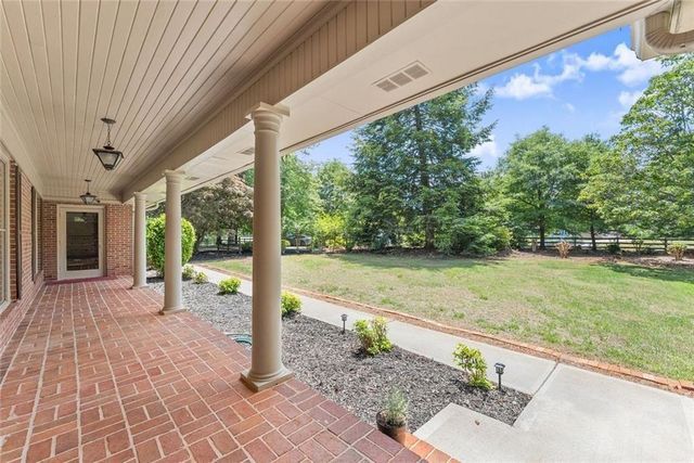 4118 Mountain View Road, Oakwood, GA 30566