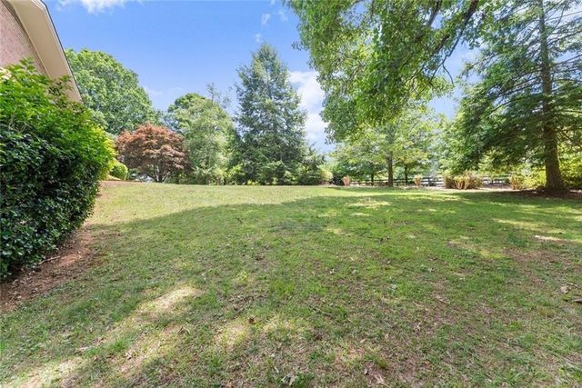 4118 Mountain View Road, Oakwood, GA 30566