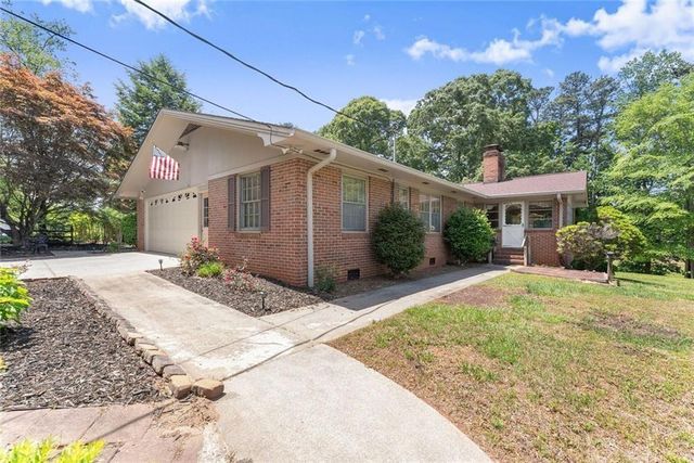 4118 Mountain View Road, Oakwood, GA 30566