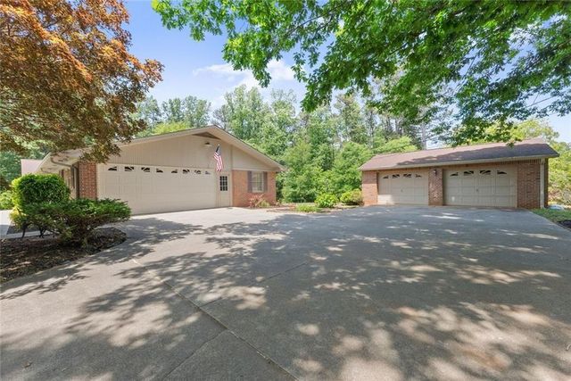 4118 Mountain View Road, Oakwood, GA 30566