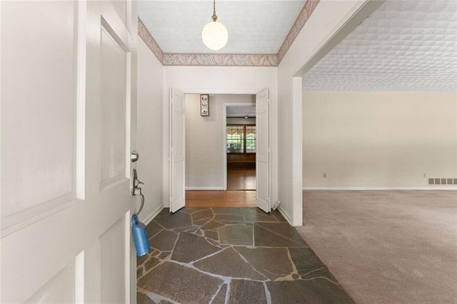 4118 Mountain View Road, Oakwood, GA 30566