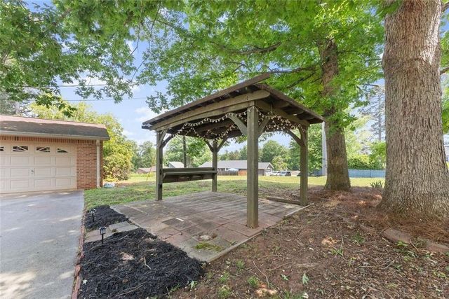 4118 Mountain View Road, Oakwood, GA 30566