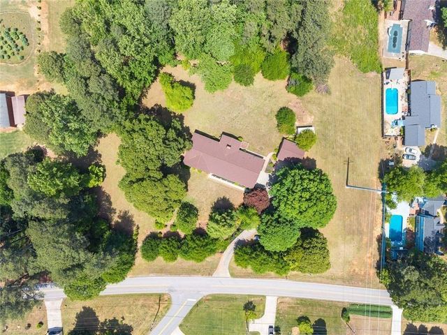 4118 Mountain View Road, Oakwood, GA 30566