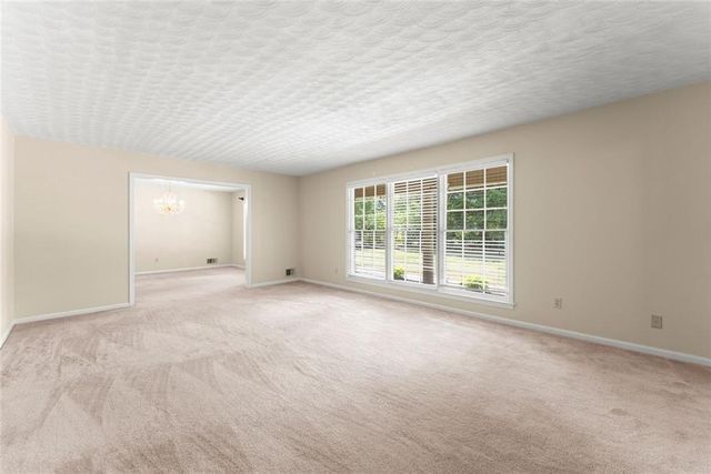 4118 Mountain View Road, Oakwood, GA 30566