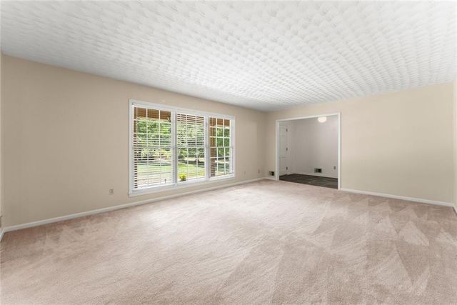 4118 Mountain View Road, Oakwood, GA 30566