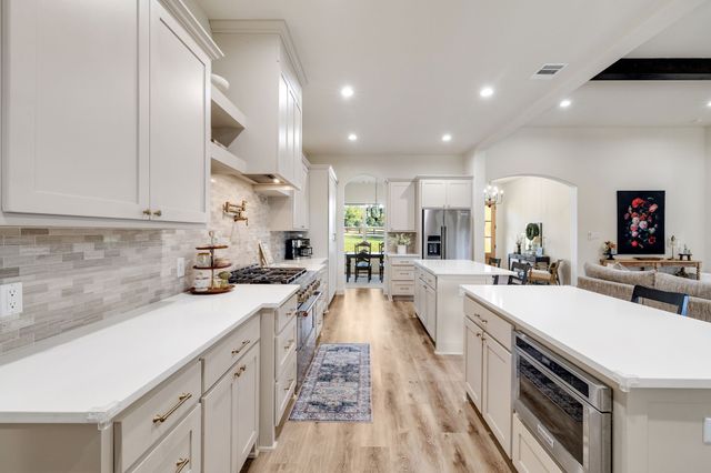 7360 Shady Oak Drive, Aubrey, TX 76227