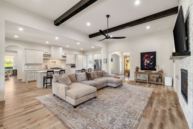 7360 Shady Oak Drive, Aubrey, TX 76227