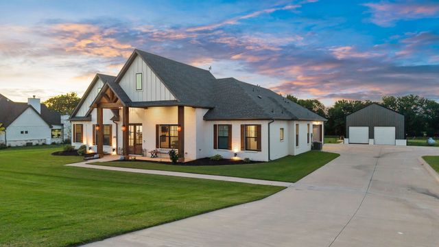 7360 Shady Oak Drive, Aubrey, TX 76227