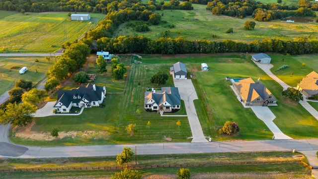 7360 Shady Oak Drive, Aubrey, TX 76227