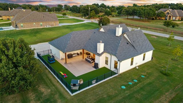 7360 Shady Oak Drive, Aubrey, TX 76227