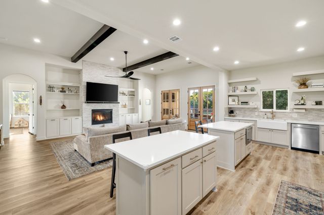 7360 Shady Oak Drive, Aubrey, TX 76227