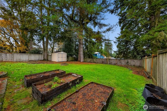 16040 26th Avenue NE, Shoreline, WA 98155