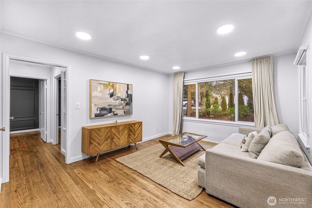 16040 26th Avenue NE, Shoreline, WA 98155