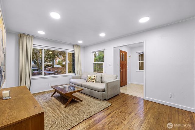 16040 26th Avenue NE, Shoreline, WA 98155