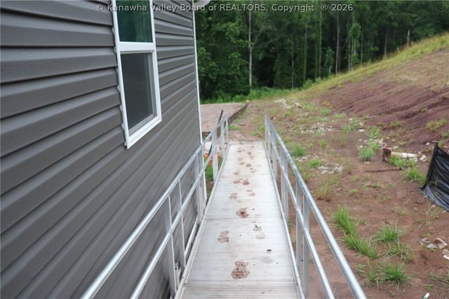 972 Dairy Road, Poca, WV 25159