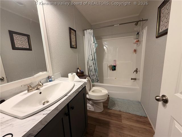 972 Dairy Road, Poca, WV 25159