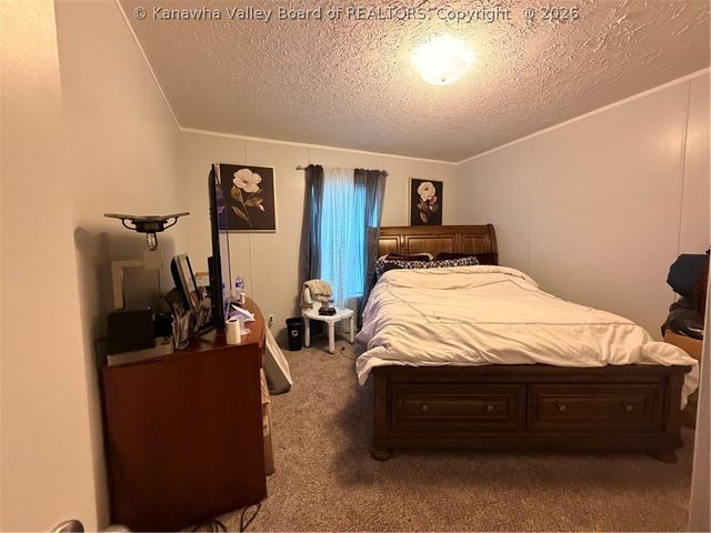 972 Dairy Road, Poca, WV 25159