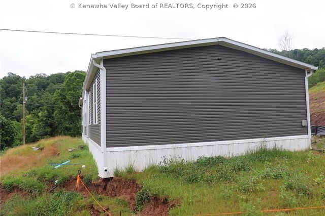 972 Dairy Road, Poca, WV 25159