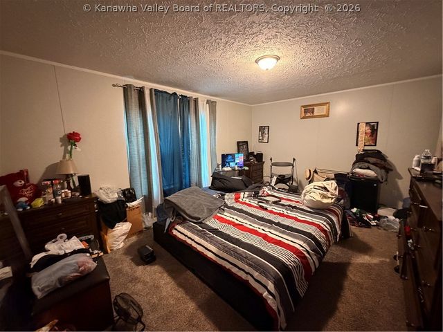 972 Dairy Road, Poca, WV 25159
