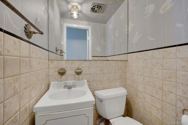 14 Gerri Lane, Yonkers, NY 10703