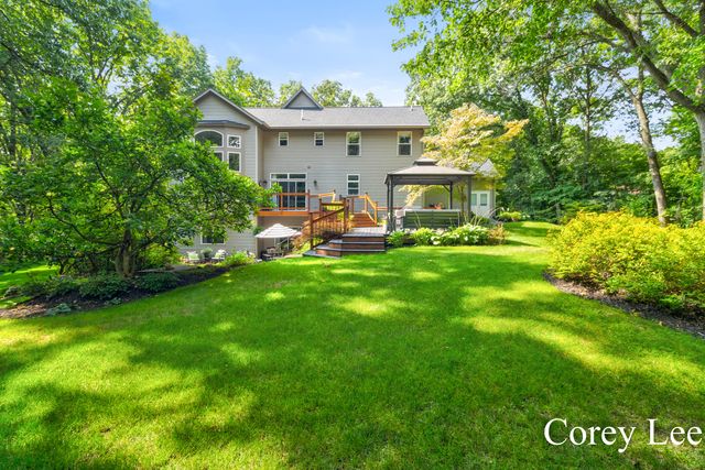 8484 Rocky Pines Drive NE, Rockford, MI 49341