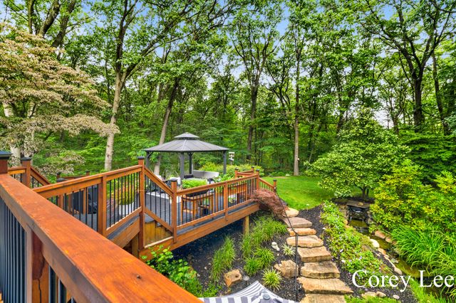 8484 Rocky Pines Drive NE, Rockford, MI 49341