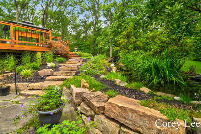 8484 Rocky Pines Drive NE, Rockford, MI 49341