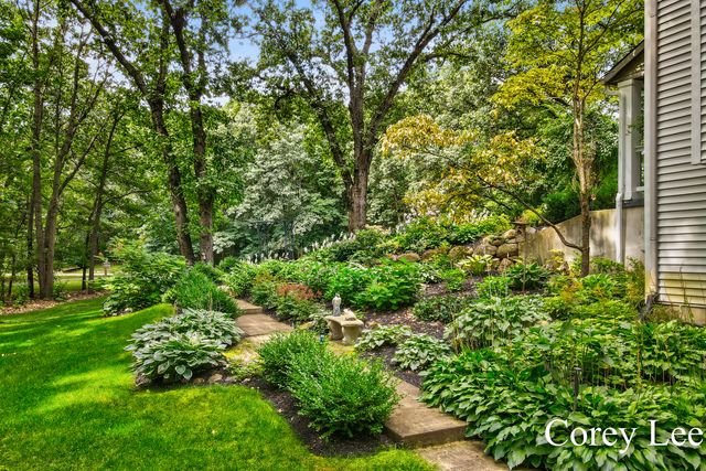 8484 Rocky Pines Drive NE, Rockford, MI 49341