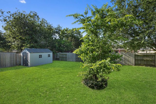 17027 Clan Macintosh Drive, Houston, TX 77084