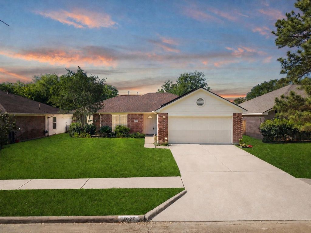 17027 Clan Macintosh Drive, Houston, TX 77084