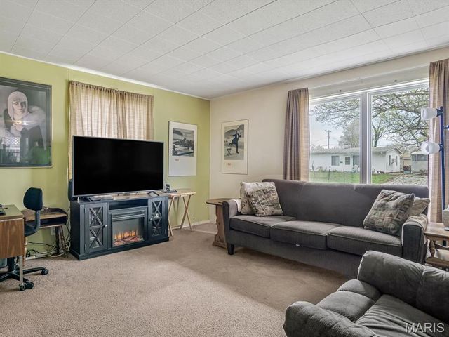 1120 Saint Michael Drive, East St Louis, IL 62206