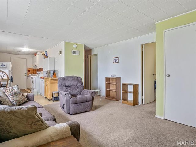 1120 Saint Michael Drive, East St Louis, IL 62206