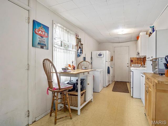 1120 Saint Michael Drive, East St Louis, IL 62206