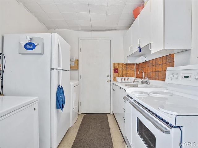 1120 Saint Michael Drive, East St Louis, IL 62206