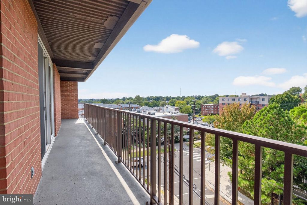 4343 CHERRY HILL RD #605, Arlington, VA 22207