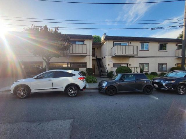 44 Lodato Avenue 205, San Mateo, CA 94403