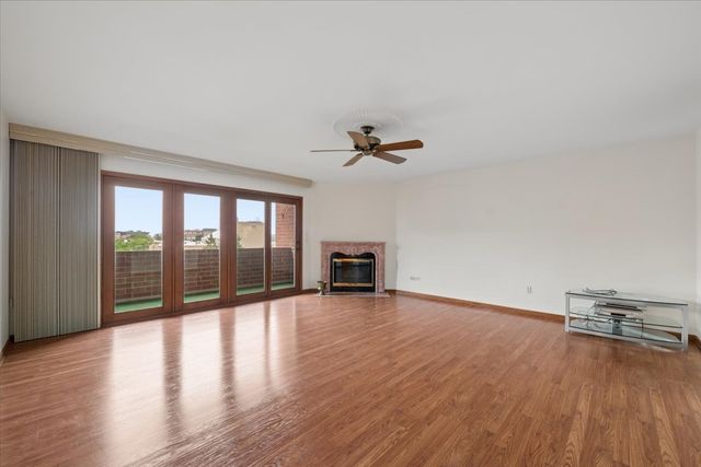 101 S Summit Avenue 512, Park Ridge, IL 60068