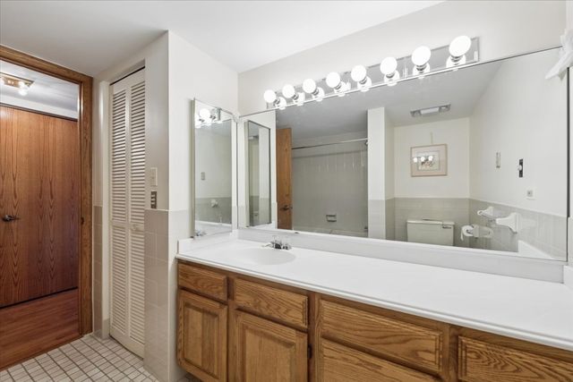 101 S Summit Avenue 512, Park Ridge, IL 60068