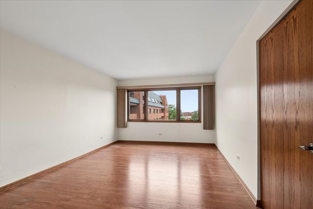101 S Summit Avenue 512, Park Ridge, IL 60068