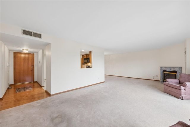 101 S Summit Avenue 512, Park Ridge, IL 60068